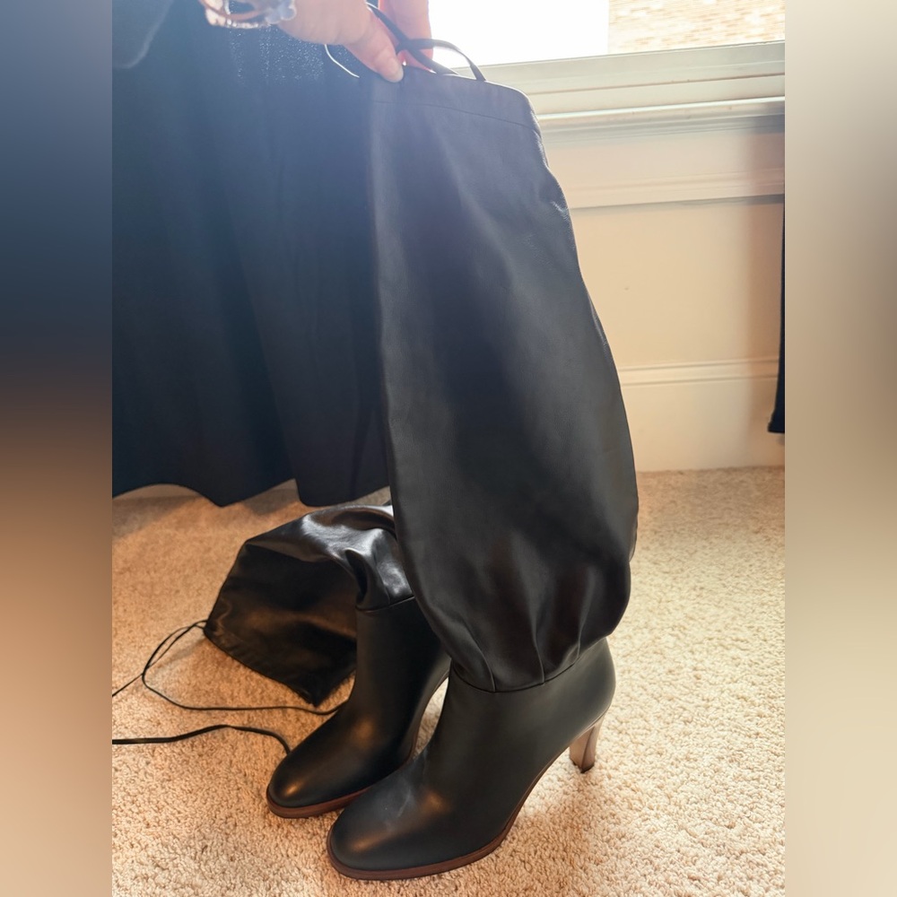 Authentic New Never Used Gucci Black Leather Boots with Brown Heel - Picture 3 of 6